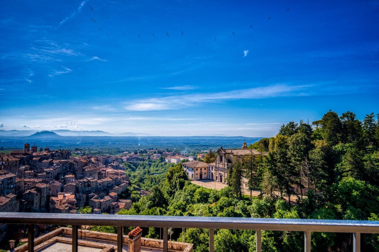 Casa Checca Appartamenti Per Vacanze Caprarola Exterior foto