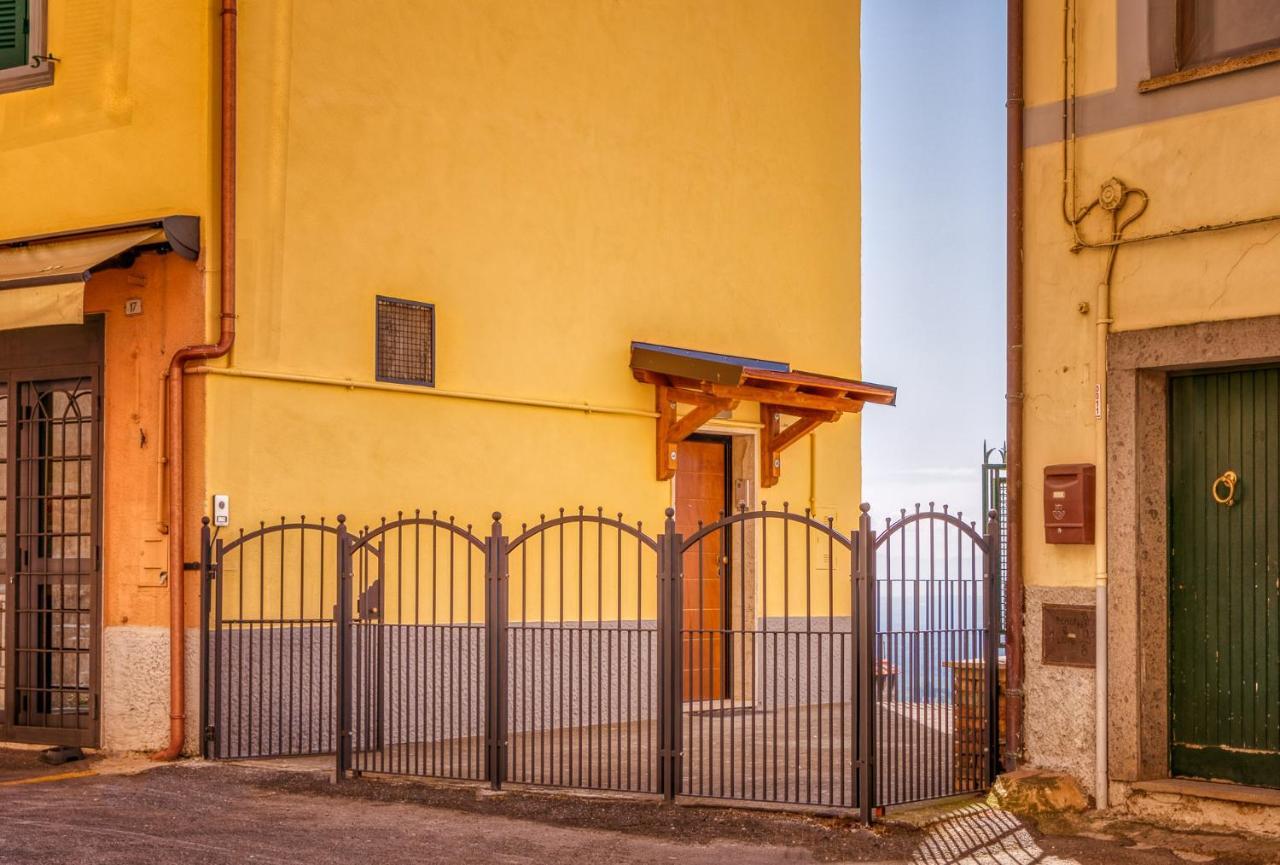 Casa Checca Appartamenti Per Vacanze Caprarola Exterior foto