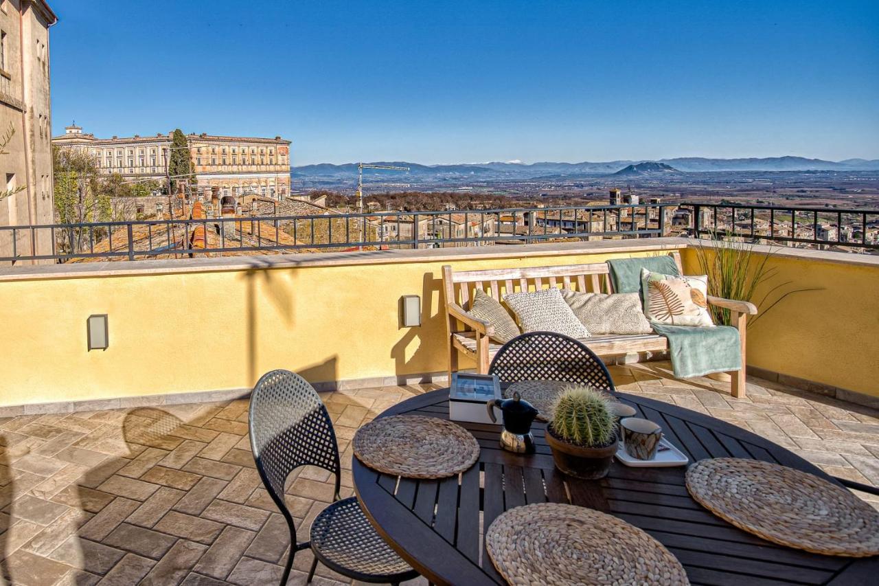 Casa Checca Appartamenti Per Vacanze Caprarola Exterior foto