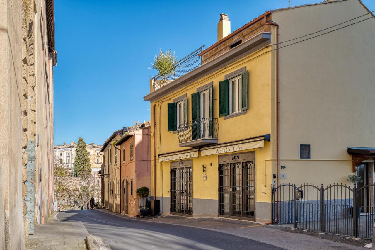Casa Checca Appartamenti Per Vacanze Caprarola Exterior foto