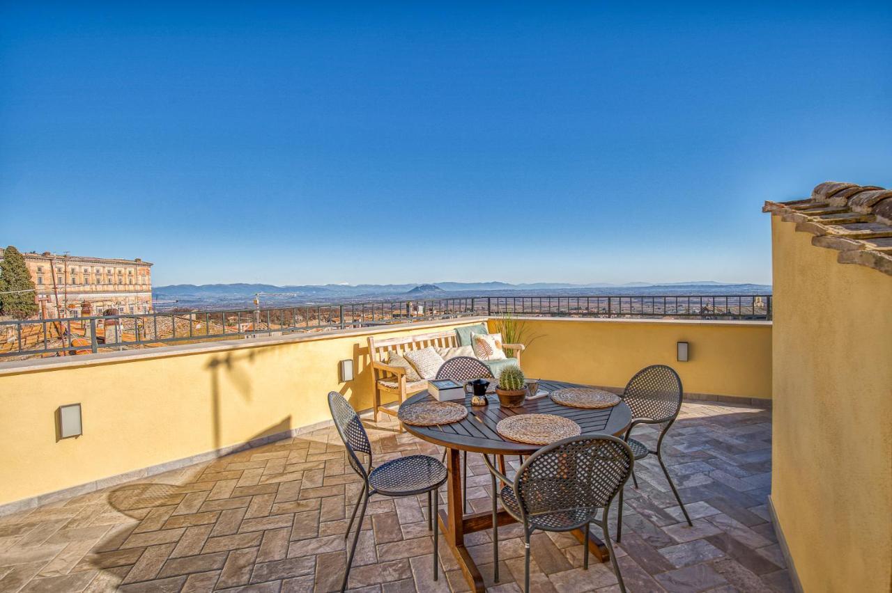 Casa Checca Appartamenti Per Vacanze Caprarola Exterior foto