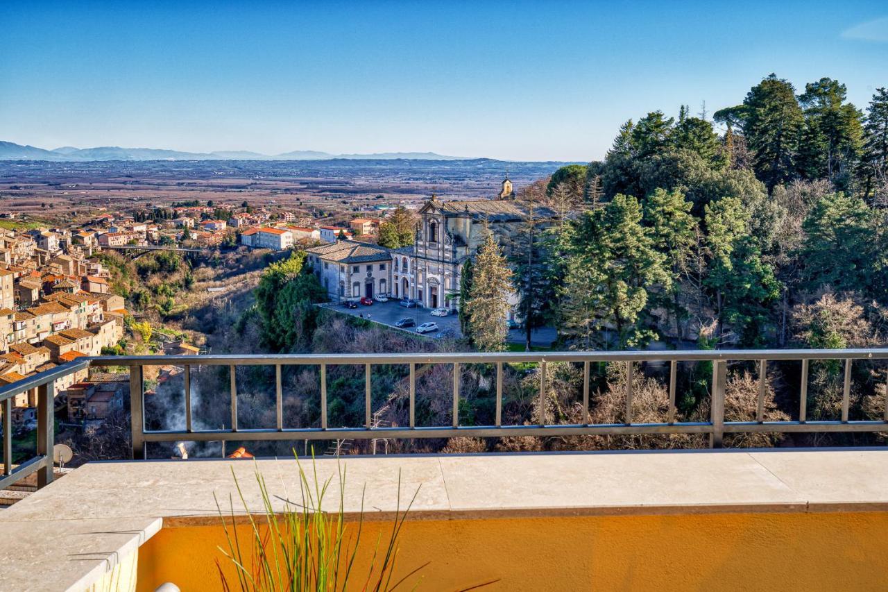 Casa Checca Appartamenti Per Vacanze Caprarola Exterior foto