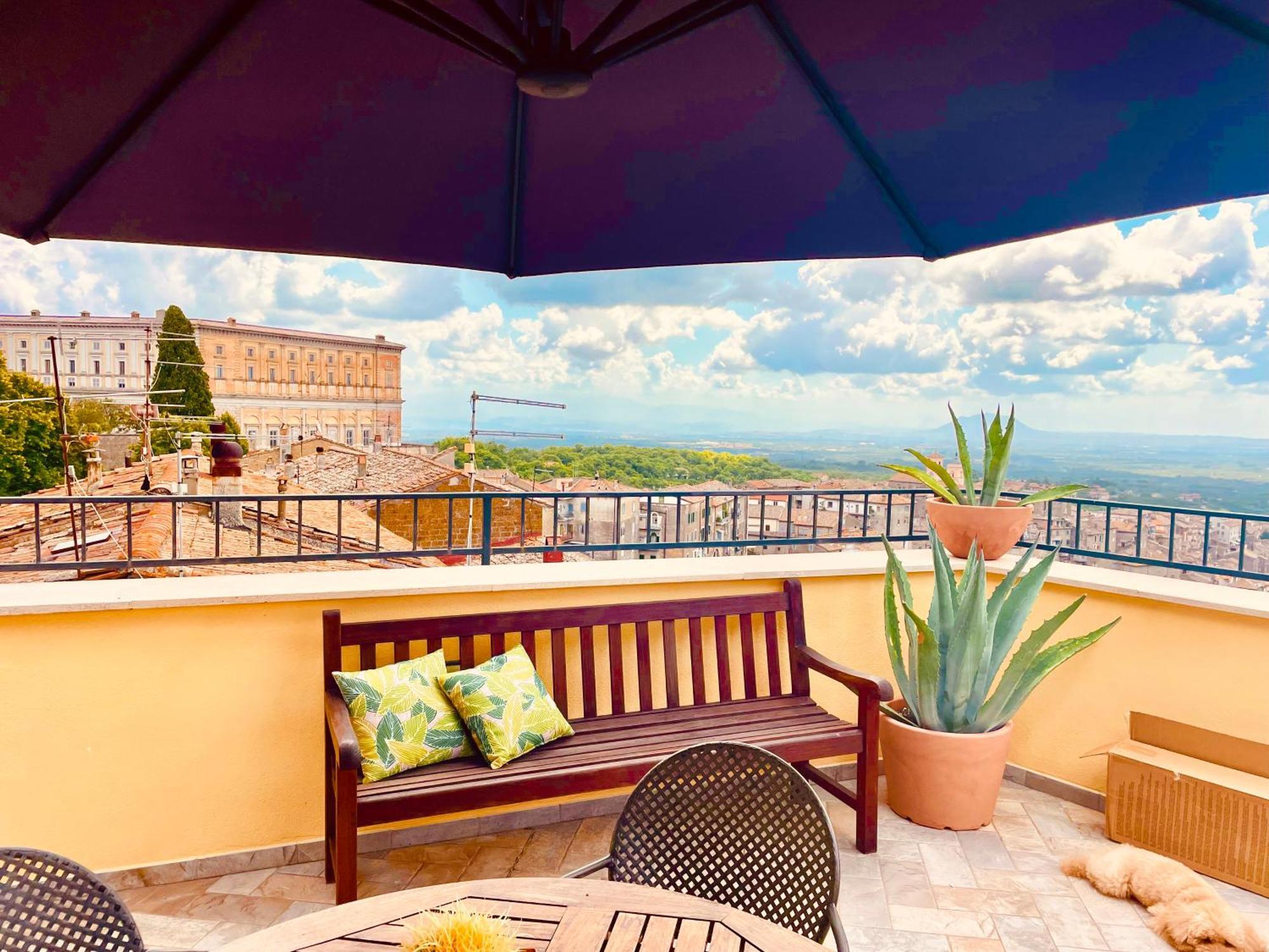 Casa Checca Appartamenti Per Vacanze Caprarola Exterior foto