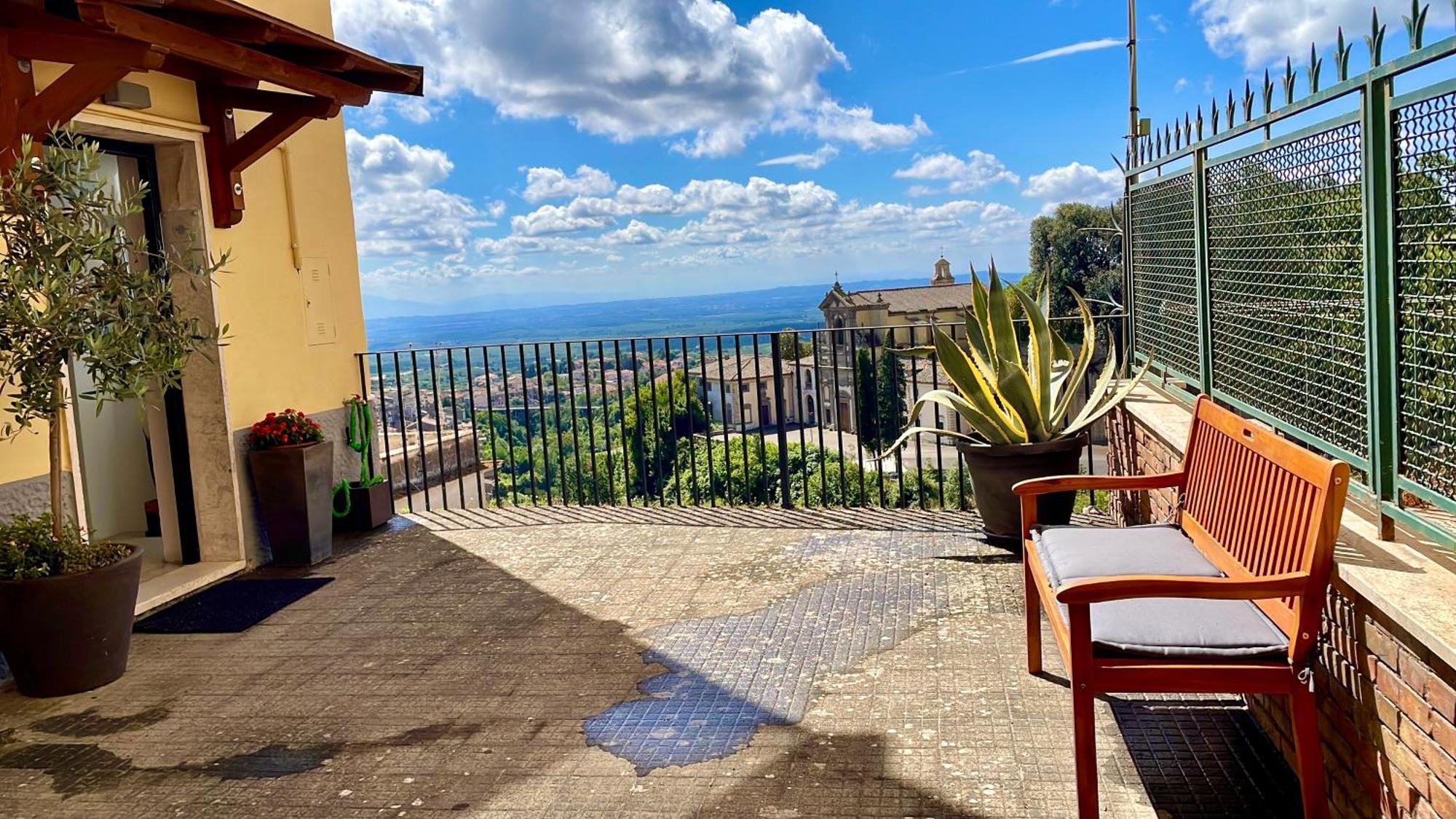 Casa Checca Appartamenti Per Vacanze Caprarola Exterior foto